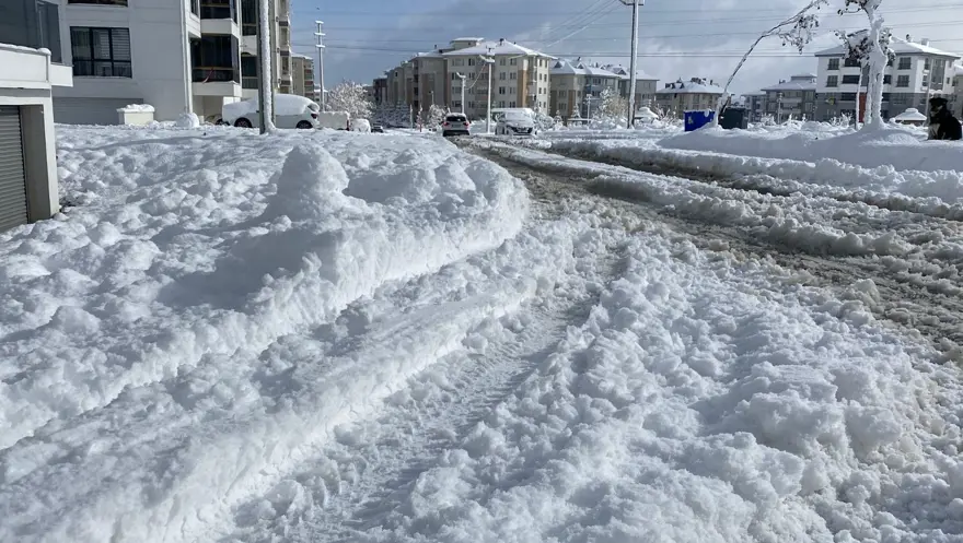 Bolu'da kar kalınlığı 30 santimetreye ulaştı 2