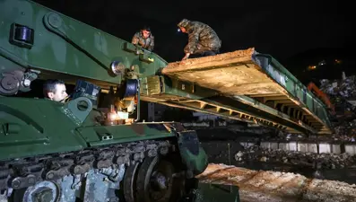 Bozkurt'ta kurulan seyyar askeri köprü, sel ihtimaline karşı kaldırıldı