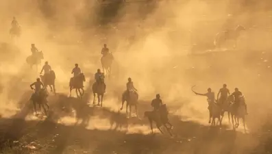 Kırgızlar'ın düğün şöleni 'Buzkaşı' oyunu