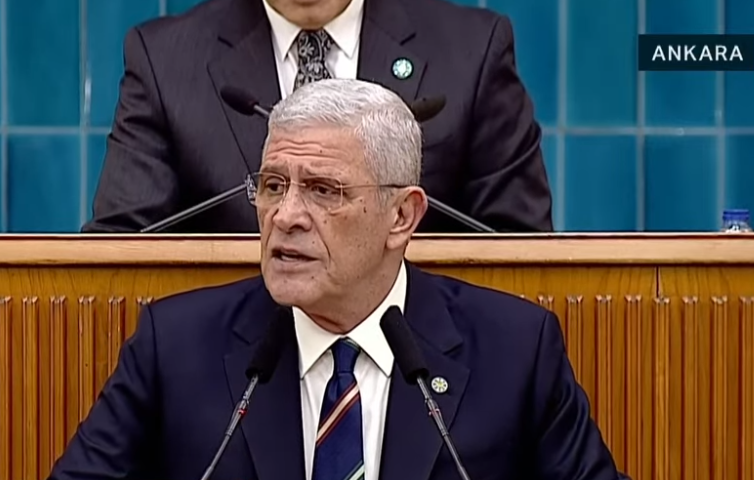 Müsavat Dervişoğlu’ndan AK Parti’ye katılan vekillere tepki: “Kayıp değil, kazanç”