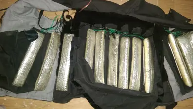 Kilis'te canlı bomba yeleği ve patlayıcı ele geçirildi