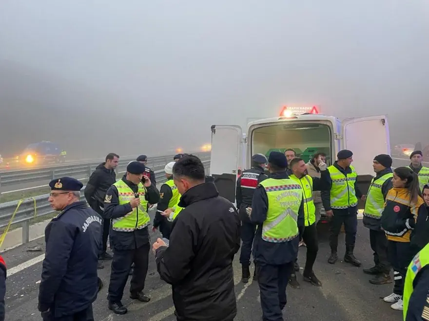 Kuzey Marmara Otoyolu'nda 11 kişinin öldüğü kazada tutuklu sanıklara tahliye 8 Kuzey Marmara Otoyolu'nda 11 kişinin öldüğü kazada tutuklu sanıklara tahliye 8