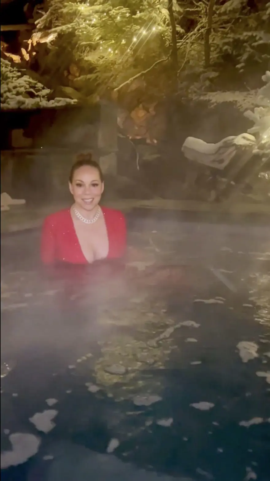 Mariah Carey elbiseyle sıcak su küveti geleneğini bozmadı 2