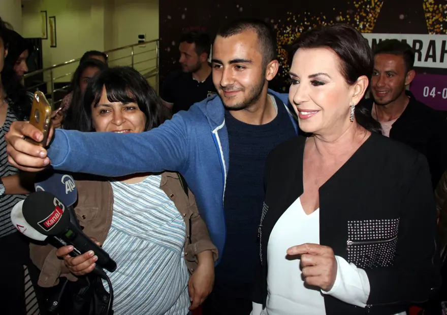 Perihan Savaş: Gençler cep telefonlarından kurtulmalı 3