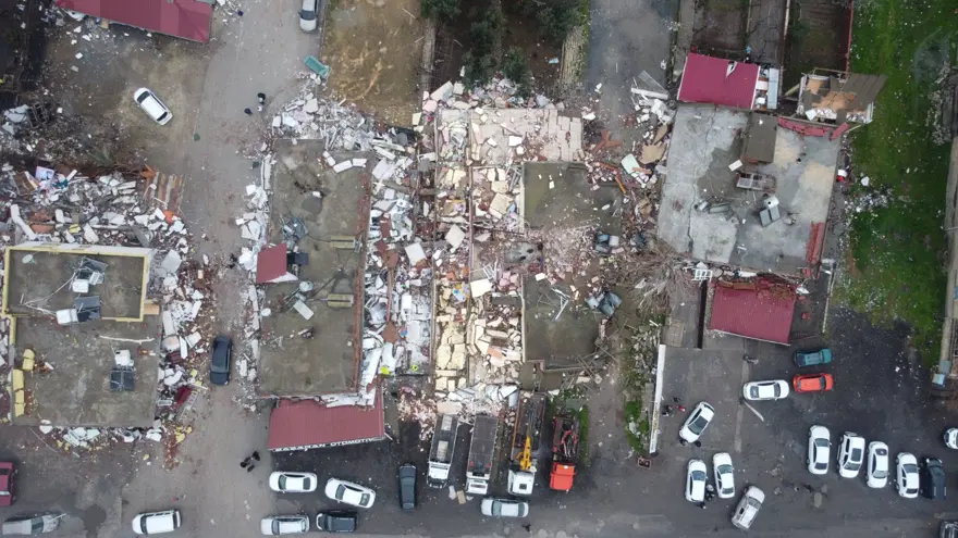 Türkiye yasta | Depremin vurduğu 10 ilden çarpıcı fotoğraflar... 36