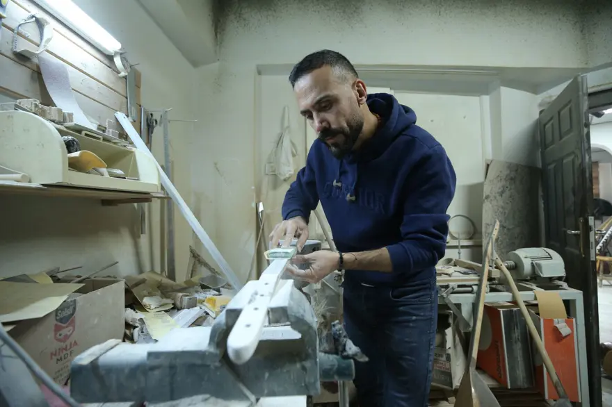 20 yıldır kendi atölyesinde üretiyor: Dut ağacından yapıyor; İngiltere, Almanya, Hollanda ve Kanada'ya gönderiyor 13