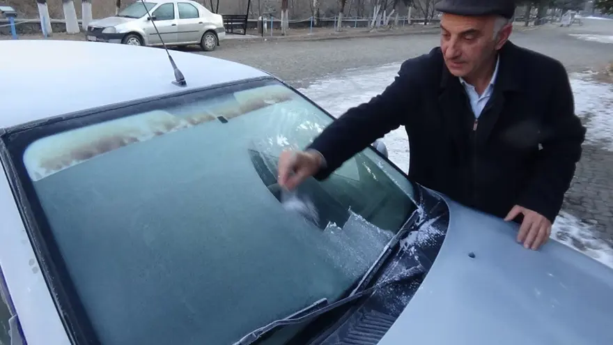 Bir il için buzlanma uyarısı! Meteoroloji açıkladı: Sıcaklıklar 10 ile 15 derece azalacak Bir il için buzlanma uyarısı! Meteoroloji açıkladı: Sıcaklıklar 10 ile 15 derece azalacak