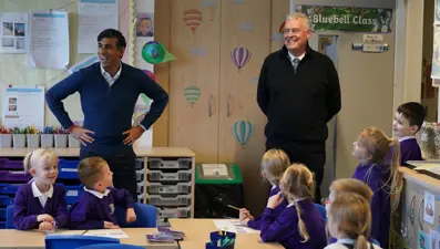 "Londra belediye başkanını İslamcılar kontrol ediyor" diyen milletvekili görevden uzaklaştırıldı