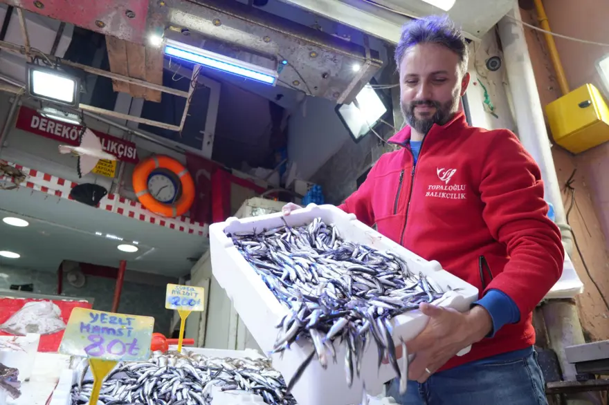 Kilosu 80 liraya düştü ama müşteri yanaşmadı: ''Pahalı olduğunda daha çok satış yapıyoruz'' 2 Kilosu 80 liraya düştü ama müşteri yanaşmadı: ''Pahalı olduğunda daha çok satış yapıyoruz'' 2