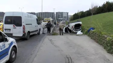 Bakırköy'de zincirleme kaza! D-100 yan yolda trafik kilitlendi: Yaralılar var