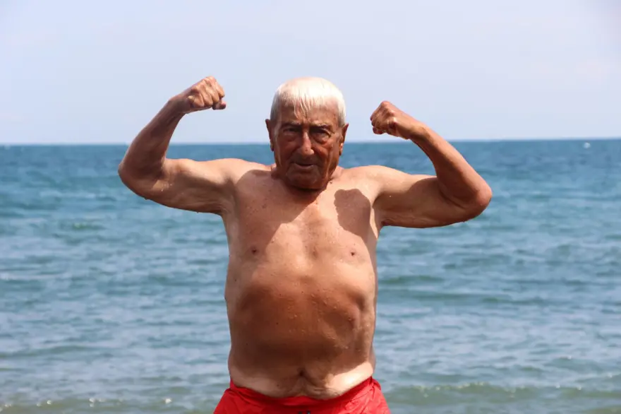 Hayat hikayesini duyanın ağzı açık kalıyor: 2 kez öldü sanıldı morga konuldu Hayat hikayesini duyanın ağzı açık kalıyor: 2 kez öldü sanıldı morga konuldu