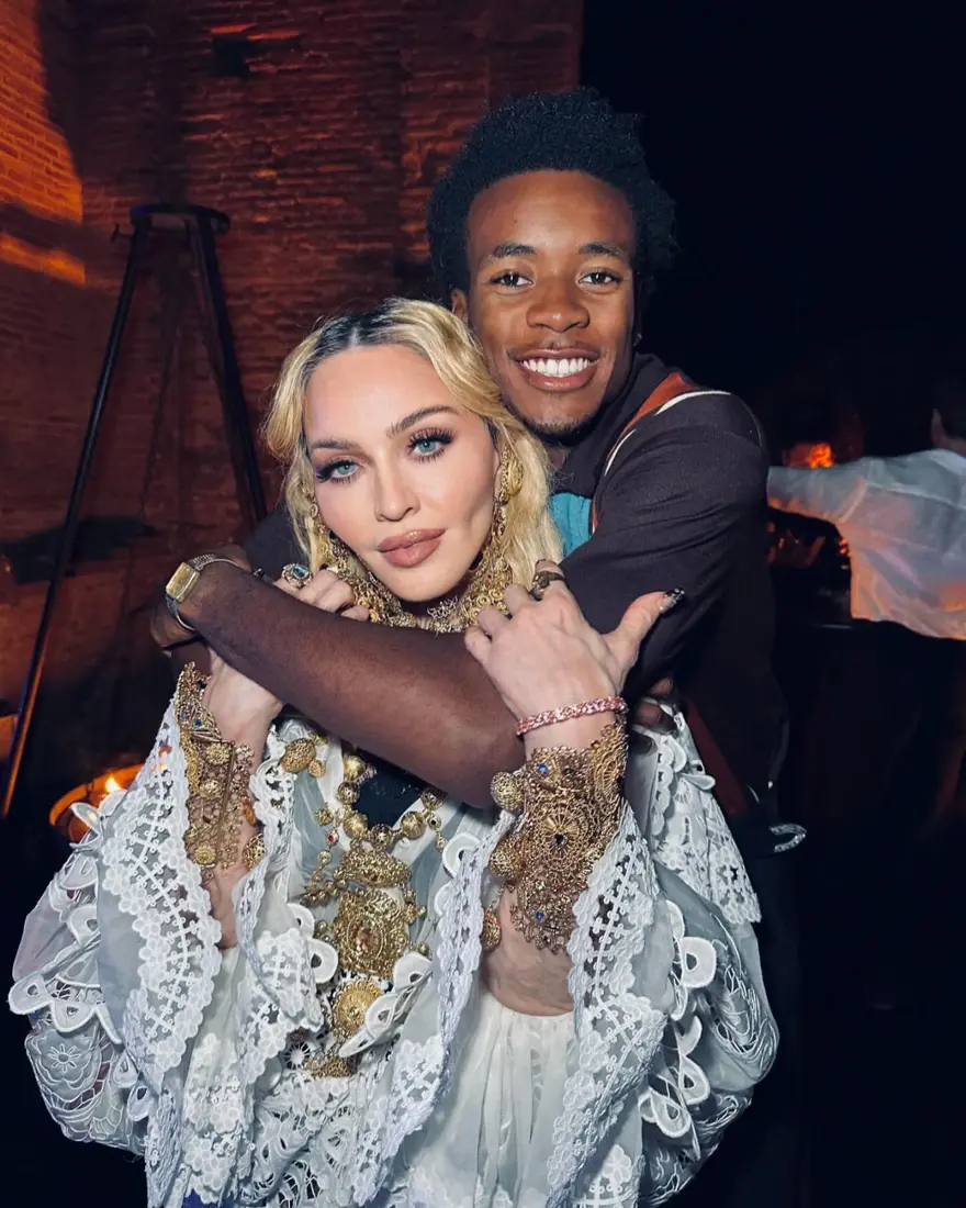 Pop müziğin ikonik ismi Madonna 66 yaşında 7