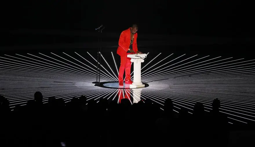Lady Gaga'nın etten elbisesi! 14