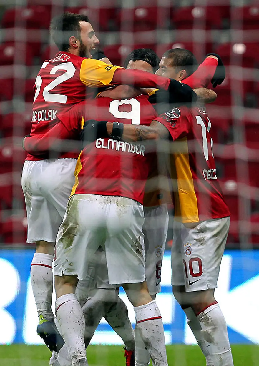 Galatasaray 9'da 9 yaptı 11 Galatasaray 9'da 9 yaptı 11