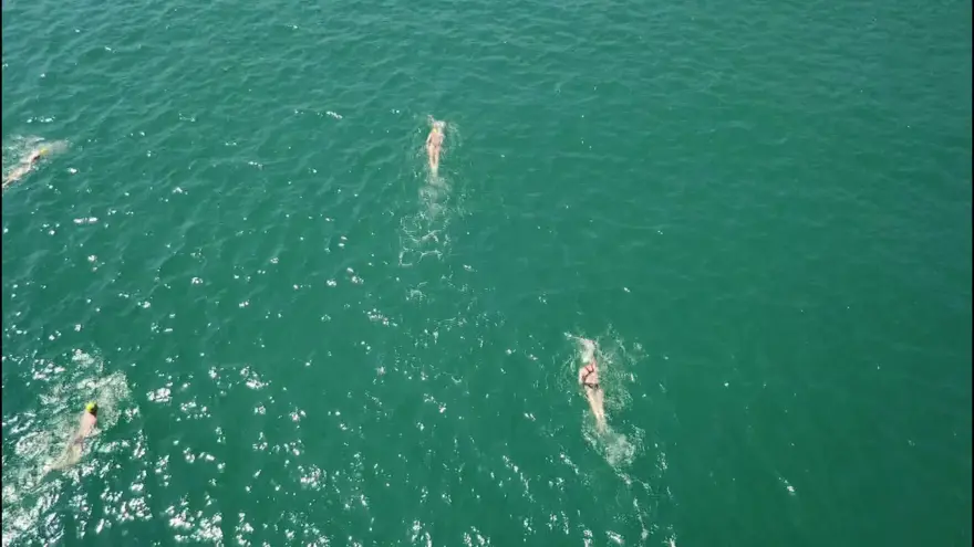 49 ülkenin sporcusu aynı anda yüzerek kıta değiştirdi 9