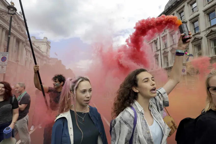 İngiltere'de AB yanlıları protesto yürüyüşü düzenledi 9 İngiltere'de AB yanlıları protesto yürüyüşü düzenledi 9