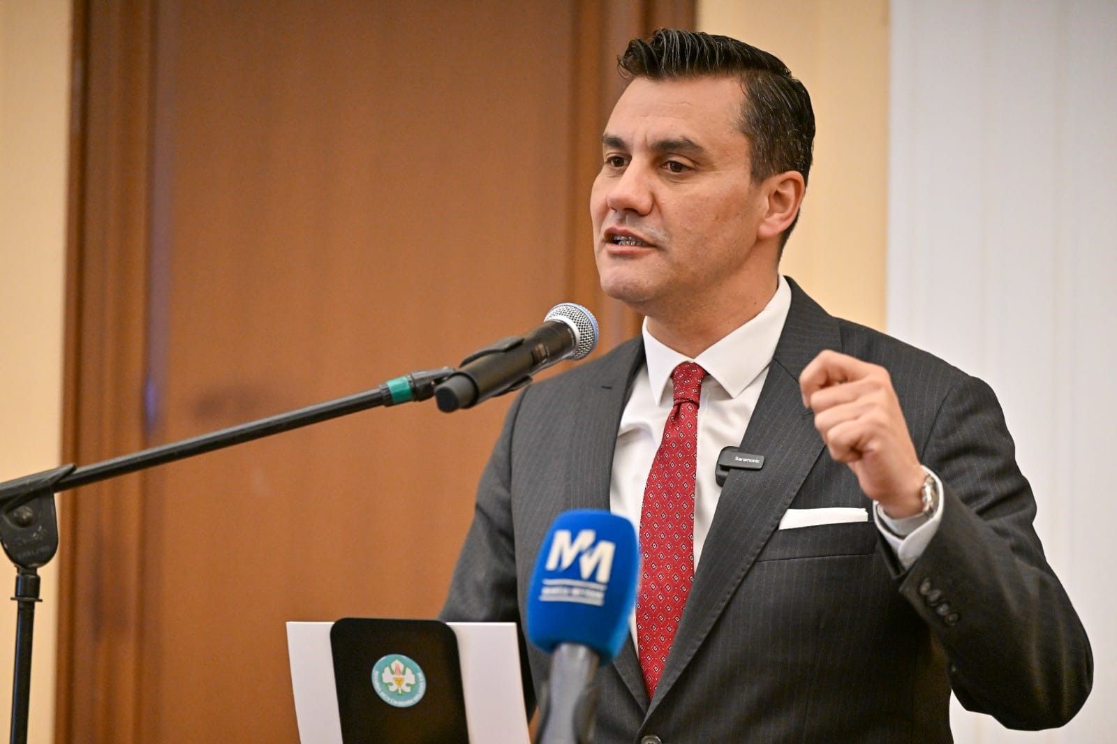Manisa Büyükşehir Belediye Başkanı Ferdi Zeyrek hastaneye kaldırıldı