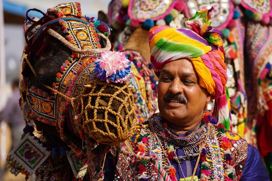 Hindistan'da geleneksel Pushkar Deve Festivali gerçekleştirildi 6 Hindistan'da geleneksel Pushkar Deve Festivali gerçekleştirildi 6