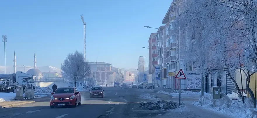 Türkiye'nin en soğuk yerleşim yeri Göle oldu 1