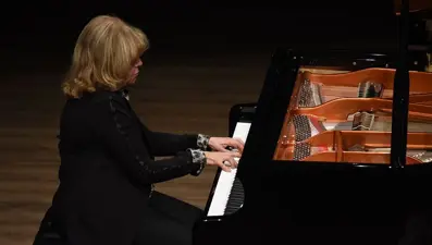 Piyanist İdil Biret, 80. yaş gününü Kadıköy Süreyya Operası'nda kutlayacak