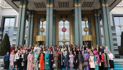 Büyükelçi eşleri Beştepe'de buluştu