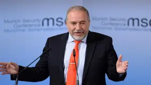 İsrail Savunma Bakanı Liberman istifa etti