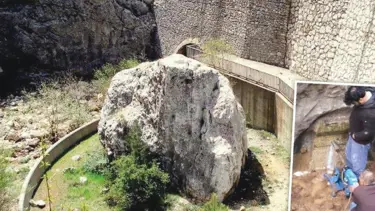 Roma İmparatoru Caracalla'nın yazıtını delik deşik ettiler