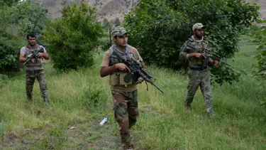 Afganistan'da bombalı saldırı: 18 ölü