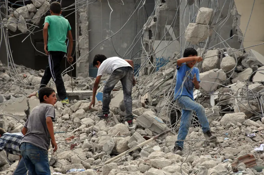 Hakkari'de 1300 bina yıkıldı 