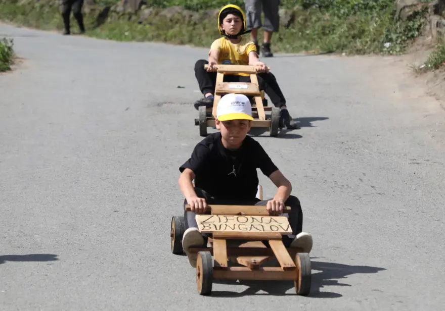 Rize'de tahta arabalar "Laz Ralli"de yarıştı 8 Rize'de tahta arabalar "Laz Ralli"de yarıştı 8