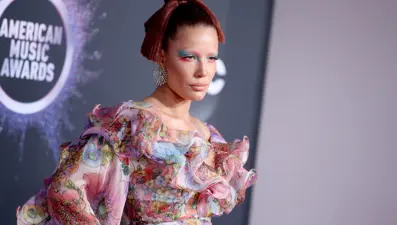 Halsey’in İstanbul konseri bir hafta ertelendi