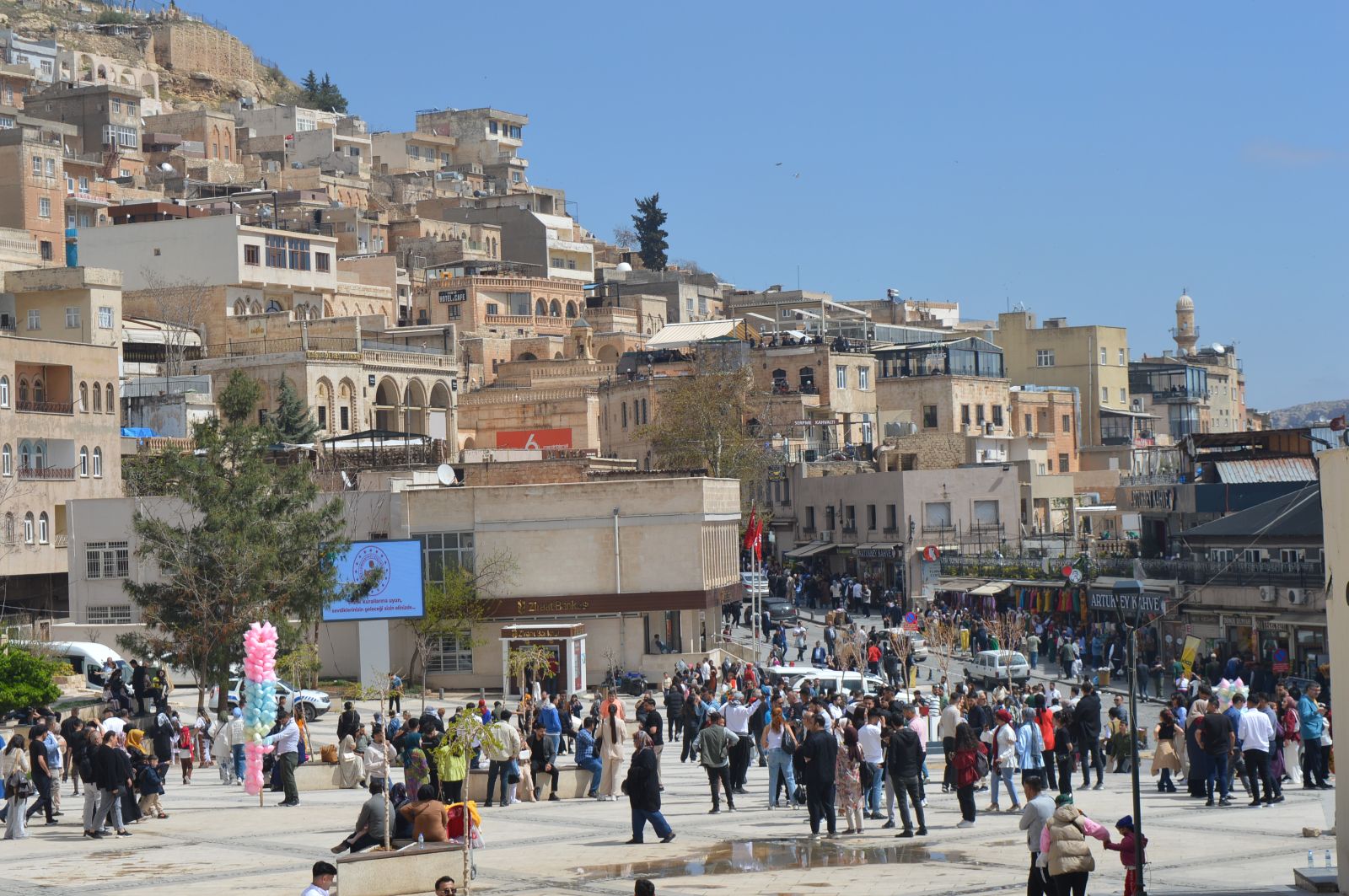 Bayram tatilinde Mardin'e turist akını