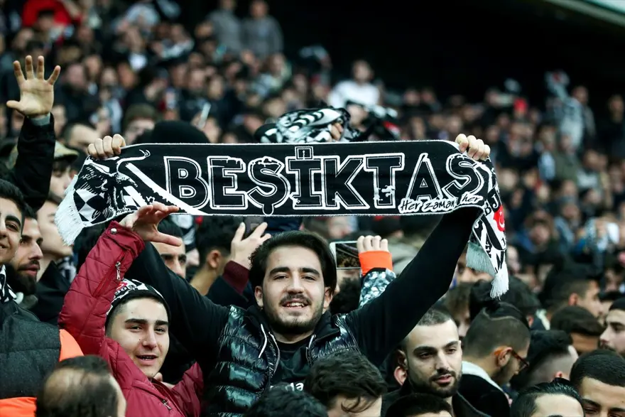 Vodafone Park'ta Sergen Yalçın izdihamı 6 Vodafone Park'ta Sergen Yalçın izdihamı 6