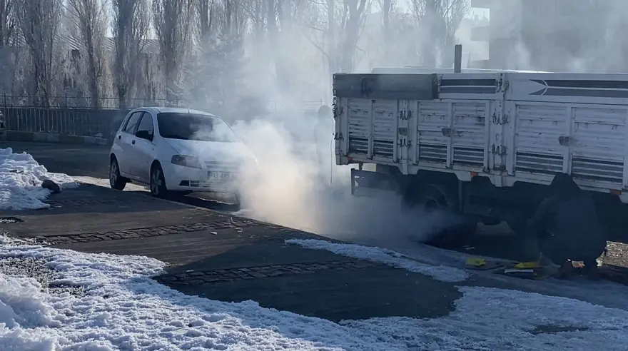 Türkiye’nin en soğuk noktası: -32 derecede nehir ve derelerbuz tuttu, araçlar çalışmadı 2