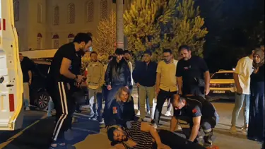 Otomobille elektrikli bisiklet çarpıştı: Bisiklet sürücüsü ağır yaralandı