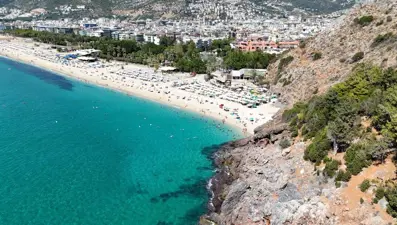 Alanya'da eylül ayında da plajlar doldu