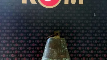 Evinde 200 yıllık kilise çanı ele geçirildi