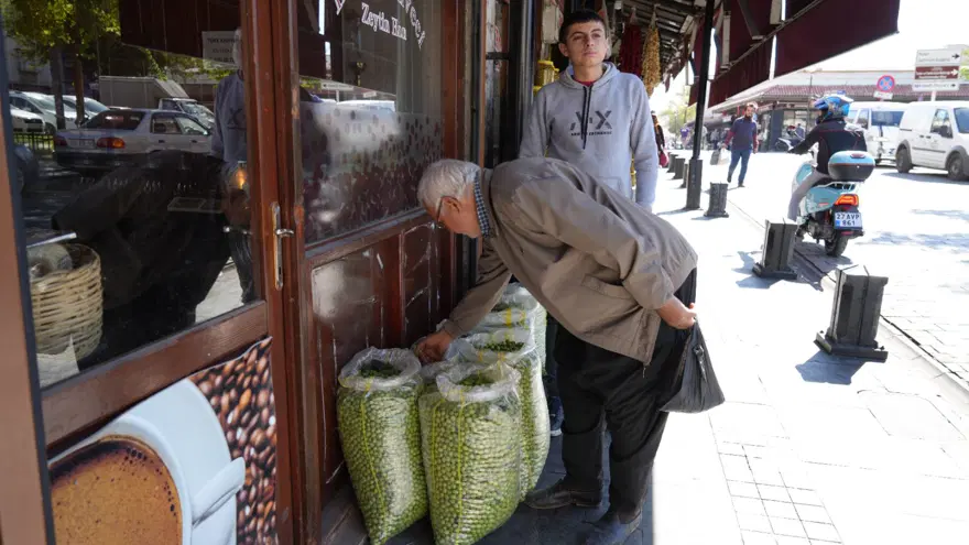Tezgahta yerini aldı: Kilosu 100 lirayı buluyor 5 Tezgahta yerini aldı: Kilosu 100 lirayı buluyor 5