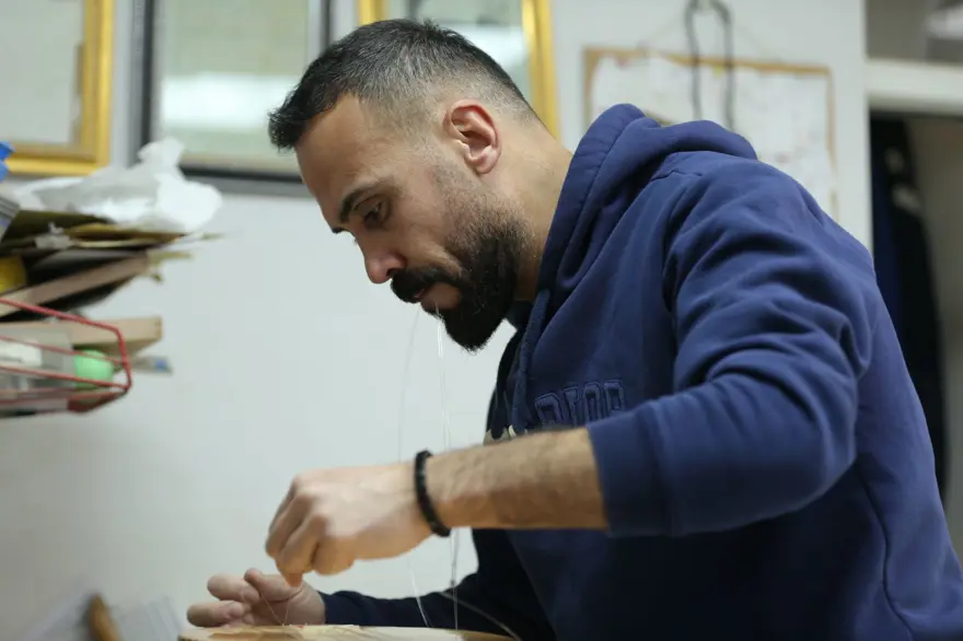 20 yıldır kendi atölyesinde üretiyor: Dut ağacından yapıyor; İngiltere, Almanya, Hollanda ve Kanada'ya gönderiyor 10