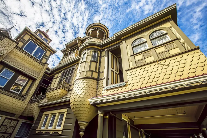 hayalet hikayeleri, perili evler, hayaletli evler, gizemli yerler, gizemli evler 15