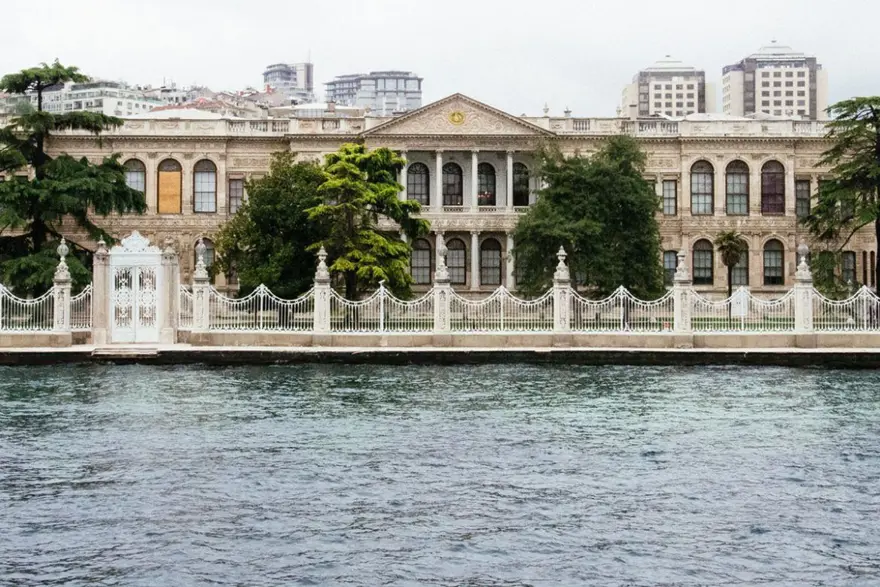 Dolmabahçe'nin gizli sanat mekanı: Milli Saraylar Resim Müzesi Dolmabahçe'nin gizli sanat mekanı: Milli Saraylar Resim Müzesi