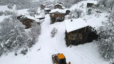 Kastamonu'daki kar nedeniyle 16 köy ulaşıma kapandı