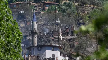 İzmir'deki yangında acı tablo: 228 konut ağır hasarlı