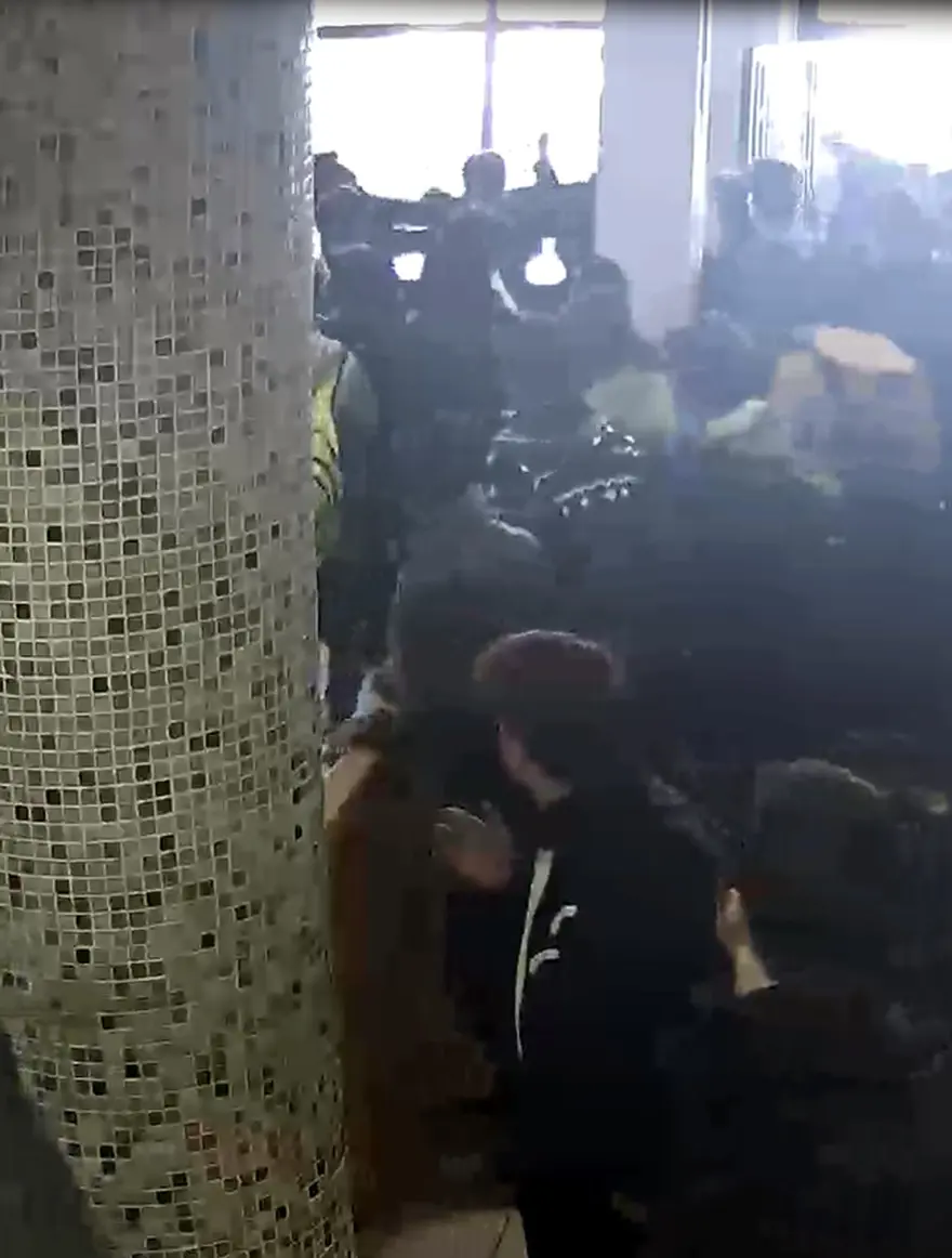 Öğretmen ve müdür yardımcısına öğrencilerden dayak 3