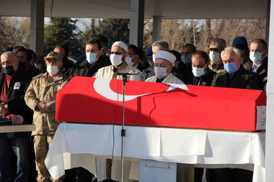 Gara şehidi Başçavuş Semih Özbey'e veda 5 Gara şehidi Başçavuş Semih Özbey'e veda 5