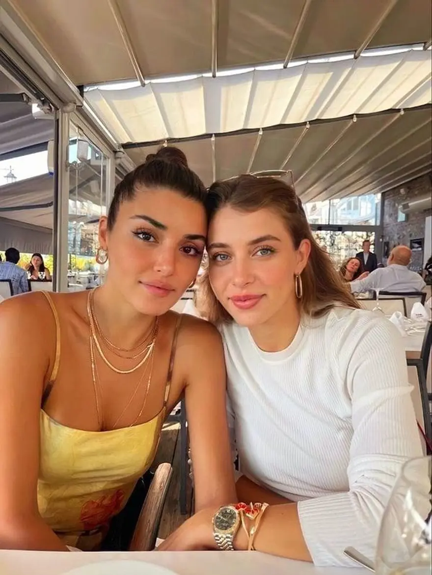 Hande Erçel ile ablası Gamze Erçel Milano'da: Kız kardeşler haftası 2