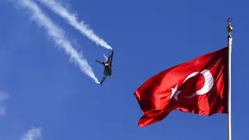 SOLOTÜRK'ten Ankara'da nefes kesen gösteri