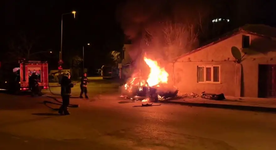 Edirne'de korkunç olay: Alev alan otomobildeki 4 kişi yanarak öldü 3