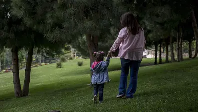 Yargıtay'dan koruyucu aile kararı: Annesinin aldığı çocuğu, koruyucu aile ayda iki kez görebilecek