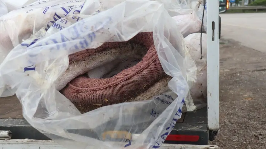 Kocaeli'de Kilez Deresi'ni atık su ile kırmızıya boyayan firmaya ceza 10